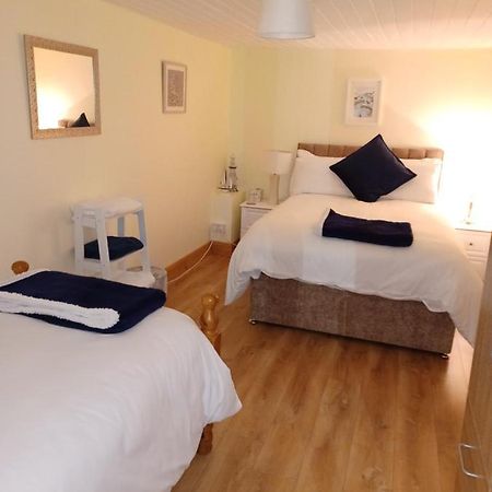 Kents Guesthouse Accommodation Kilmacthomas Pokoj fotografie