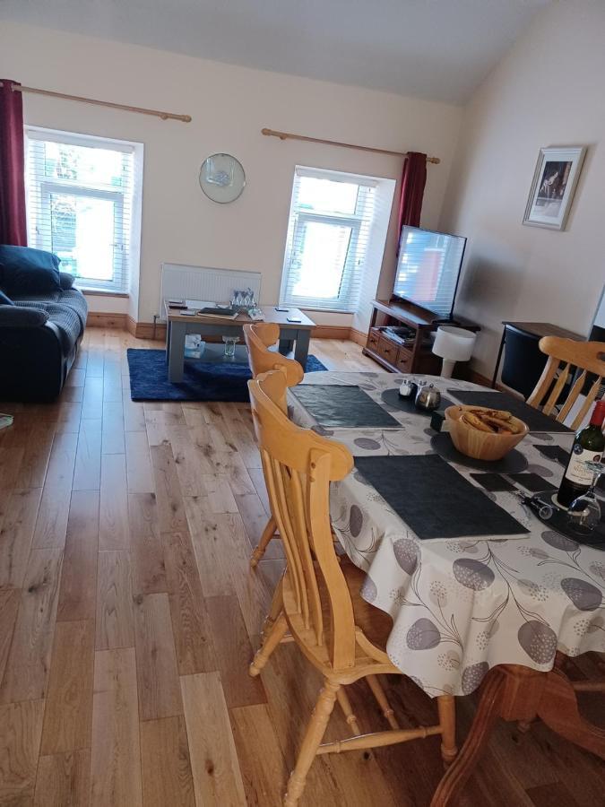 Kents Guesthouse Accommodation Kilmacthomas Exteriér fotografie